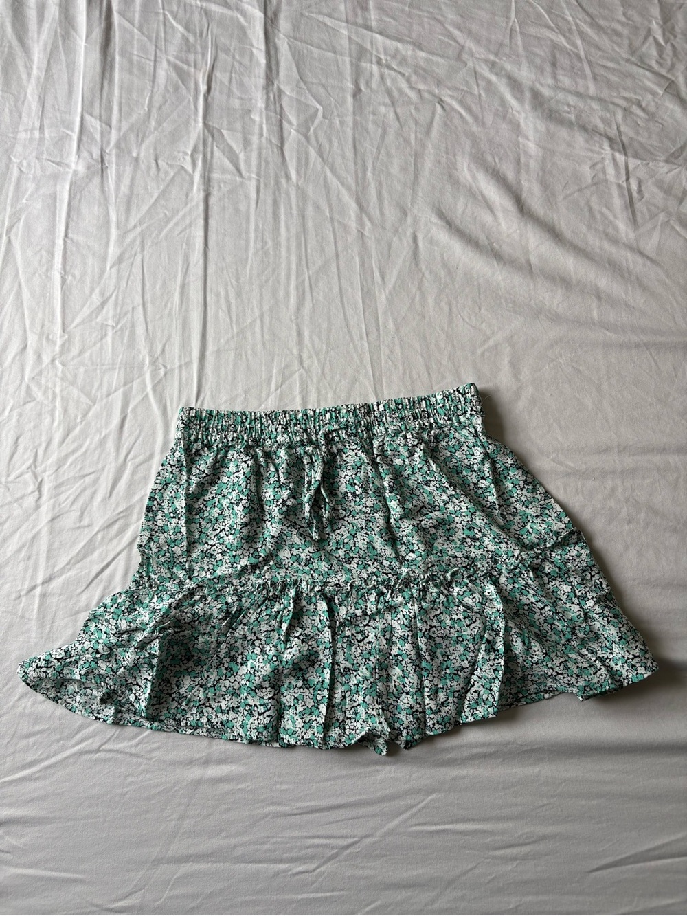 Zara Green and White Floral Ruffle Mini Skort